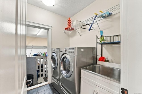 3490 Monterey Dr, Nanaimo, BC 