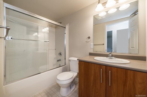 789 Blackberry Rd, Saanich, BC 