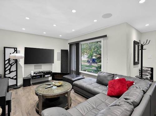 762 Cathedral Ave, Winnipeg, MB 