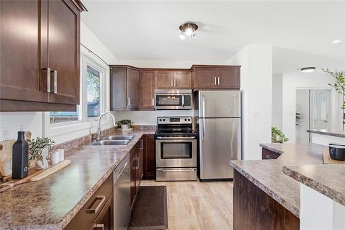 1 Echo Bay, Winnipeg, MB 