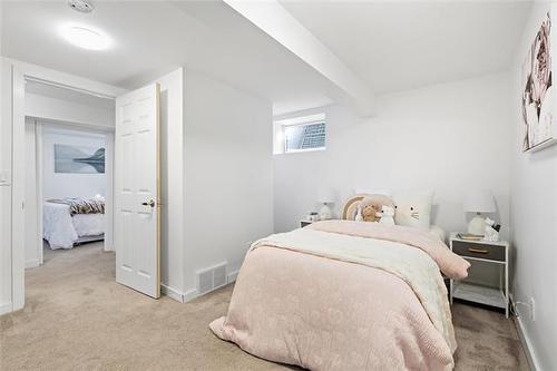 1 Echo Bay, Winnipeg, MB 