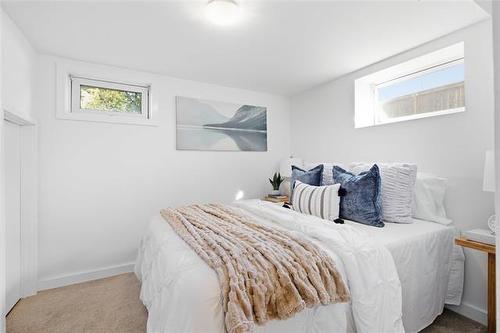 1 Echo Bay, Winnipeg, MB 