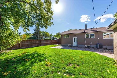 1 Echo Bay, Winnipeg, MB 
