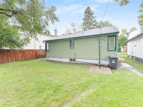 473 Perth Ave, Winnipeg, MB 