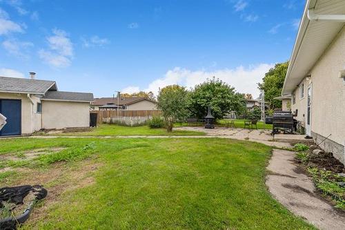 38 Kowall Bay, Winnipeg, MB 