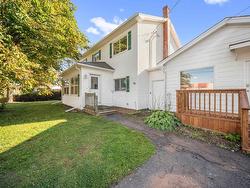 38 Broadway Street Kensington, PE C0B 1M0
