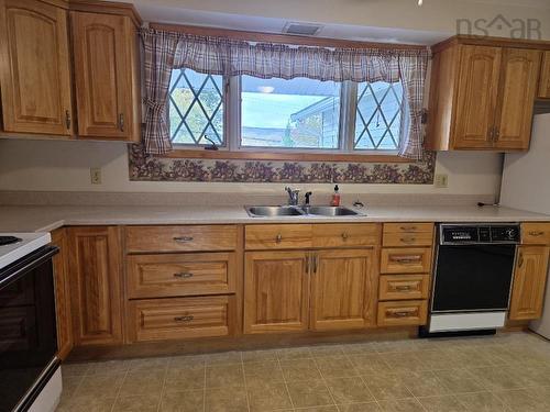 351 Pleasant St, Truro, NS 