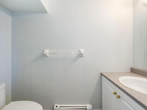 16 Prestwick Close, Halifax, NS 