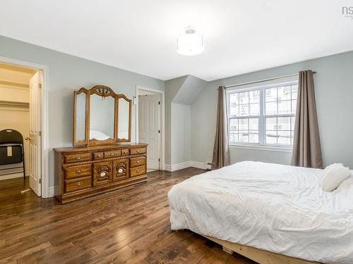 16 Prestwick Close, Halifax, NS 