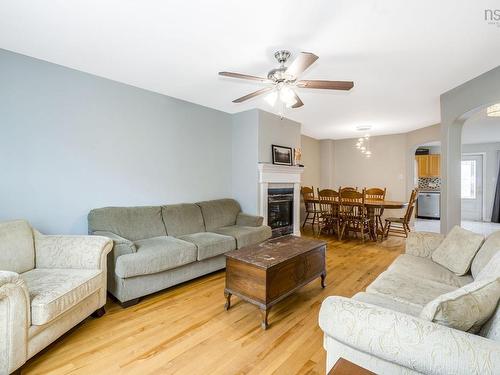16 Prestwick Close, Halifax, NS 