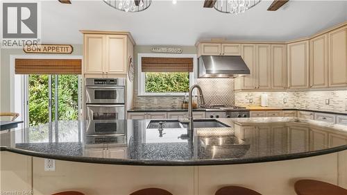 517 Rosedale Crescent, Burlington, ON 