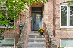 12 ST. JAMES COURT Toronto, ON M4X 1X4