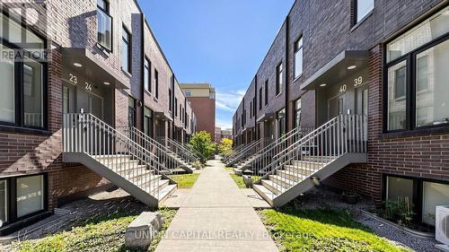 42 - 1740 SIMCOE STREET N  Oshawa, ON L1G 4X9