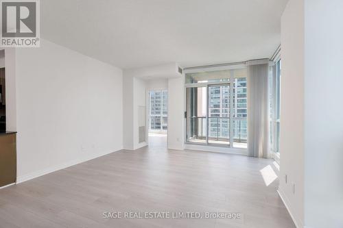 2711 - 16 YONGE STREET , Toronto, Ontario M5E 2A1 5