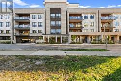 212 - 123 MAURICE DRIVE Oakville (Co Central), ON L6K 2W6