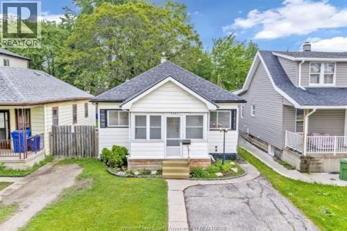 990 Campbell AVENUE  Windsor, ON N9B 2J2