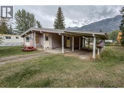 909 Ryter Road W Golden, BC V0A 1H2