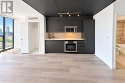 1033 - 15 ICEBOAT TERRACE Toronto, ON M5V 4A5