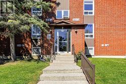 21 - 2 CHARLOTTE PLACE  Brockville, ON K6V 6T4