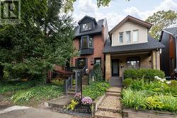 11 BERTMOUNT AVENUE Toronto, ON M4M 2X8