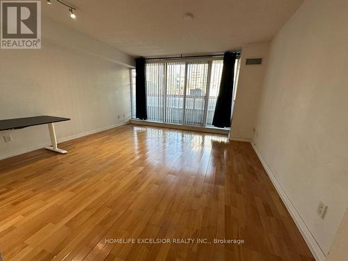 632 - 111 ELIZABETH STREET , Toronto, Ontario M5G 1P7 4