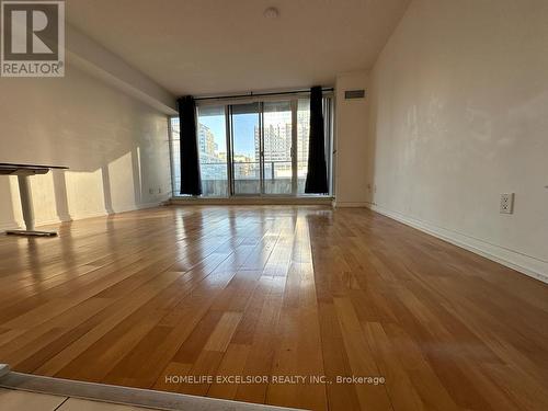 632 - 111 ELIZABETH STREET , Toronto, Ontario M5G 1P7 5