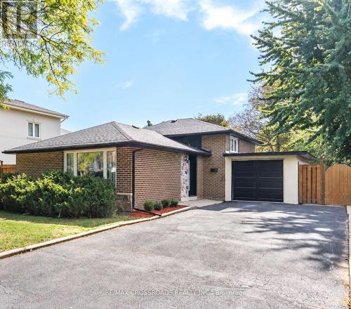 184 LAVEROCK AVENUE  Richmond Hill, ON L4C 4K3
