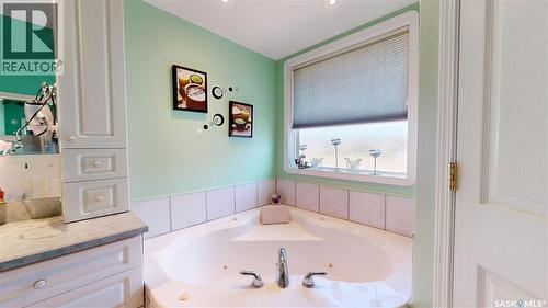 3515 Bishop Crescent E, Regina, SK 