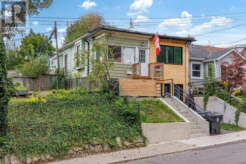 426 WOODFIELD ROAD  Toronto, ON M4L 2X3