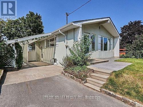MAIN - 24 GABLE PLACE , Toronto, Ontario M1P 4J8 2