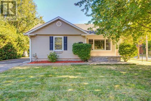 1099 KENT AVENUE  Oakville, ON L6H 1Z9