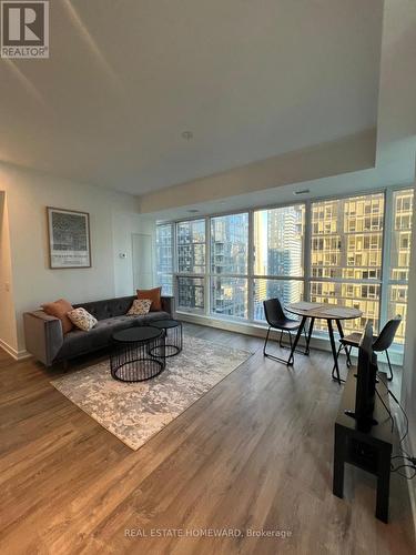 2903 - 327 KING STREET W , Toronto, Ontario M5V 0W7 2