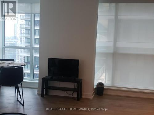 2903 - 327 KING STREET W , Toronto, Ontario M5V 0W7 5