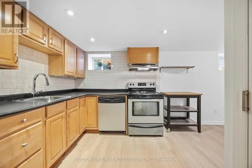 LOWER - 103 ASHDALE AVENUE , Toronto, Ontario M4L 2Y8 5