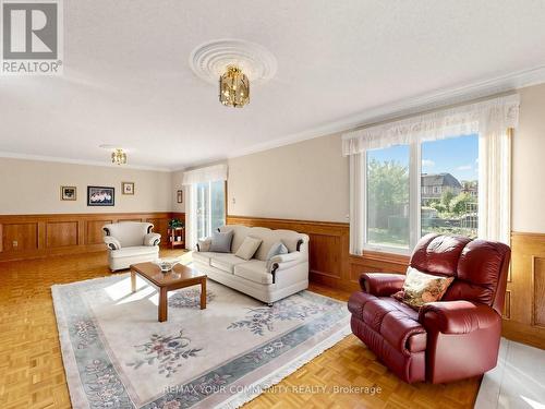35 May Avenue, Richmond Hill, ON 