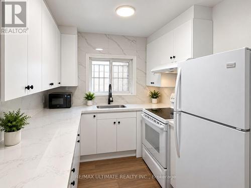 3073 Bloor Street W, Toronto, ON 