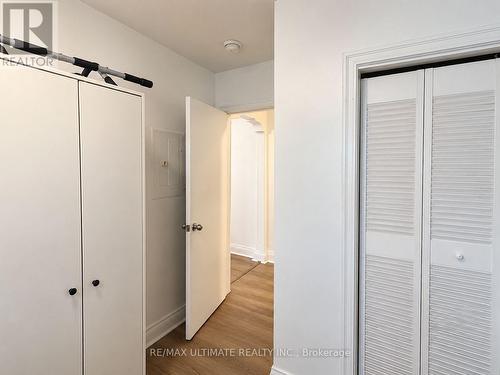 3073 Bloor Street W, Toronto, ON 