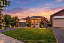 4 WARLINGHAM COURT Toronto, ON M9C 3K3