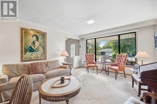 4 Warlingham Court, Toronto, ON 