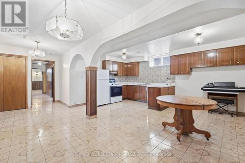 4 Warlingham Court, Toronto, ON 