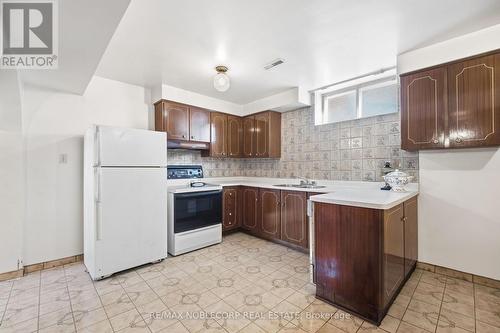 4 Warlingham Court, Toronto, ON 