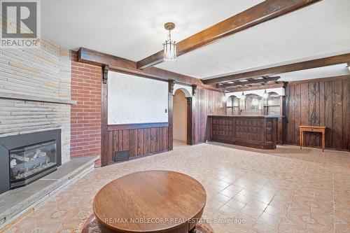 4 Warlingham Court, Toronto, ON 
