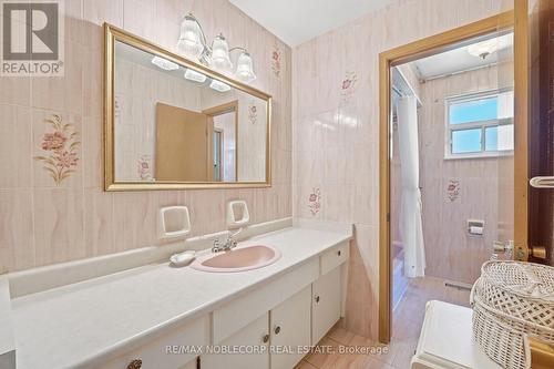 4 Warlingham Court, Toronto, ON 