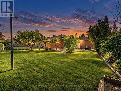 4 Warlingham Court, Toronto, ON 