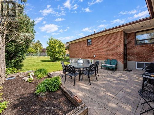 4 Warlingham Court, Toronto, ON 