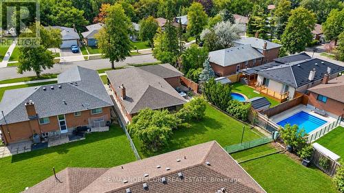 4 Warlingham Court, Toronto, ON 