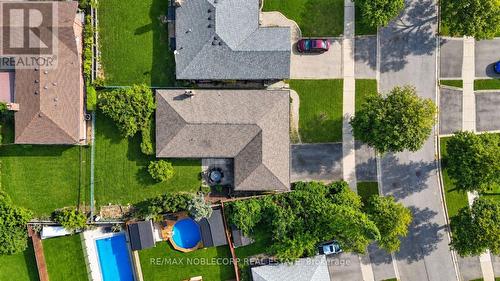 4 Warlingham Court, Toronto, ON 