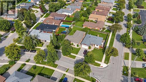4 Warlingham Court, Toronto, ON 