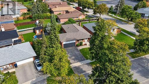 4 Warlingham Court, Toronto, ON 