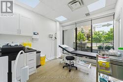 109 - 235 ST CLAIR AVENUE W Toronto, ON M4V 1R4